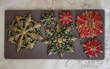 Cargar imagen en el visor de la galería, Molde Silicon – Decor Moulds® – Frosted Snowflake Wonders
