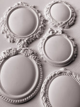Cargar imagen en el visor de la galería, Molde Silicon IOD - Vintage Brooches
