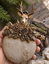 Cargar imagen en el visor de la galería, Decor Moulds® – Evergreen Antler Emblem

