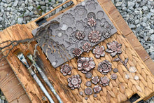 Cargar imagen en el visor de la galería, Molde Silicon – Finnabair Decor Moulds® – Rusty Flowers
